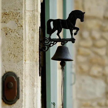 Chateau De L'isle - D'hotes Pensión 3*