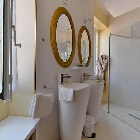 Château De L'isle - D'hôtes 5*