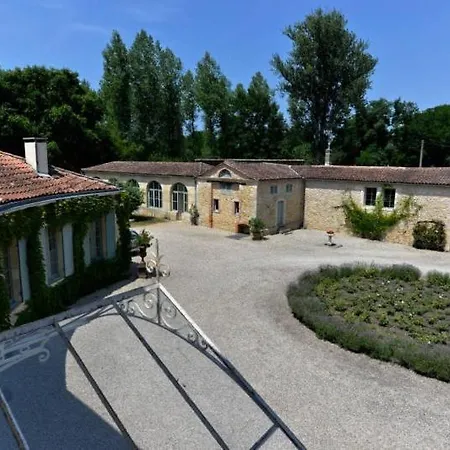 Château De L'isle - D'hôtes Castelnau-de-Médoc
