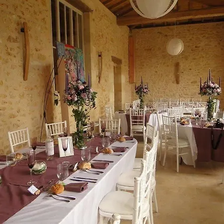 Chateau De L'isle - D'hotes Pensión 3*