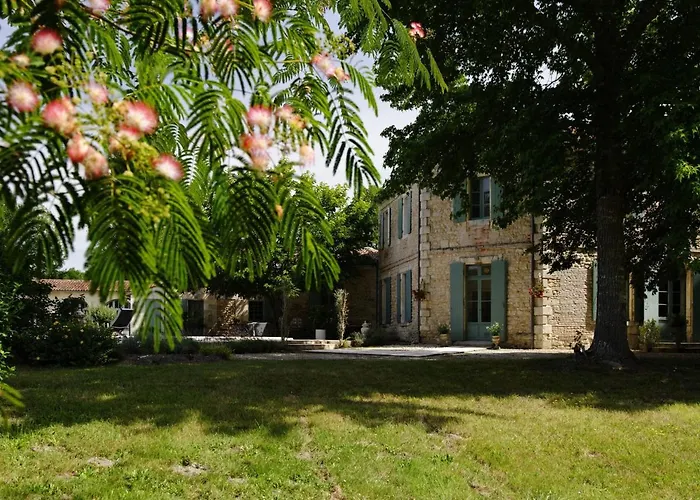 Gasthof Chateau De L'isle - D'hotes Castelnau-de-Médoc